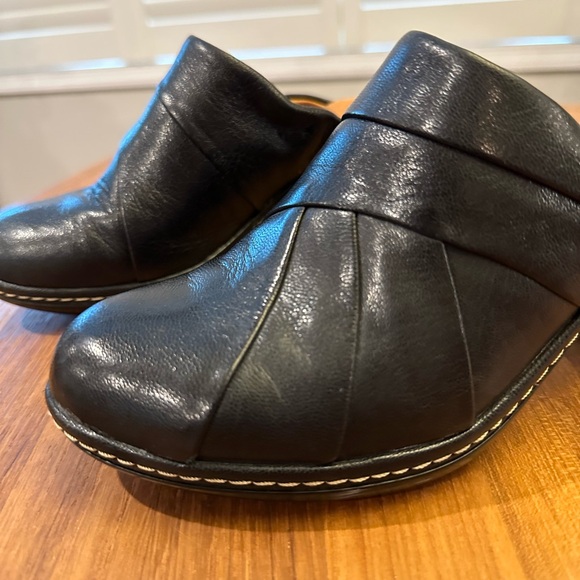 Sofft Madrid Black Leather Heeled Mules Size 7 Comfortable Classic Slip-On Shoes - Picture 5 of 16